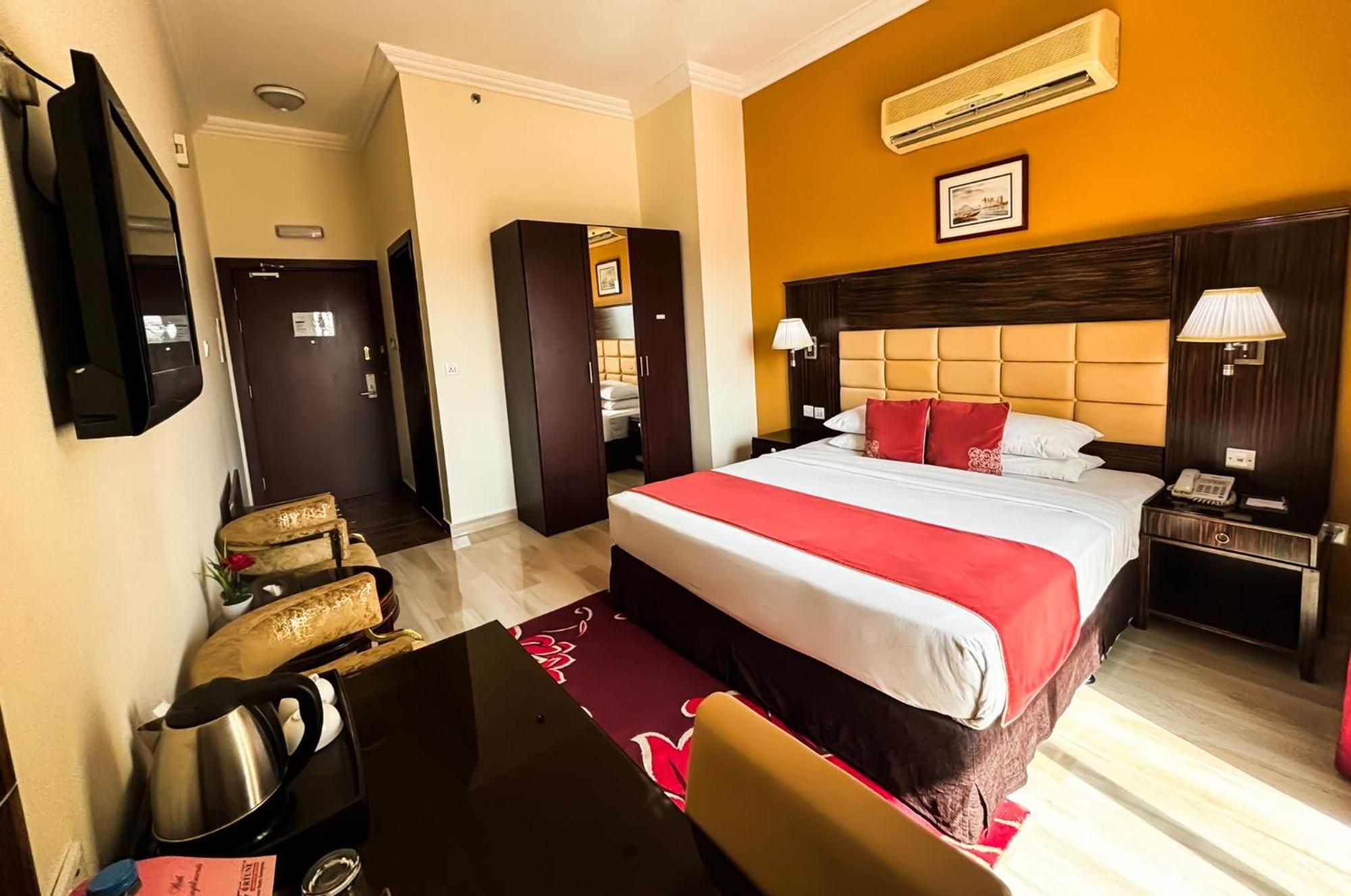 Fortune Hotel Deira Dubai Bagian luar foto